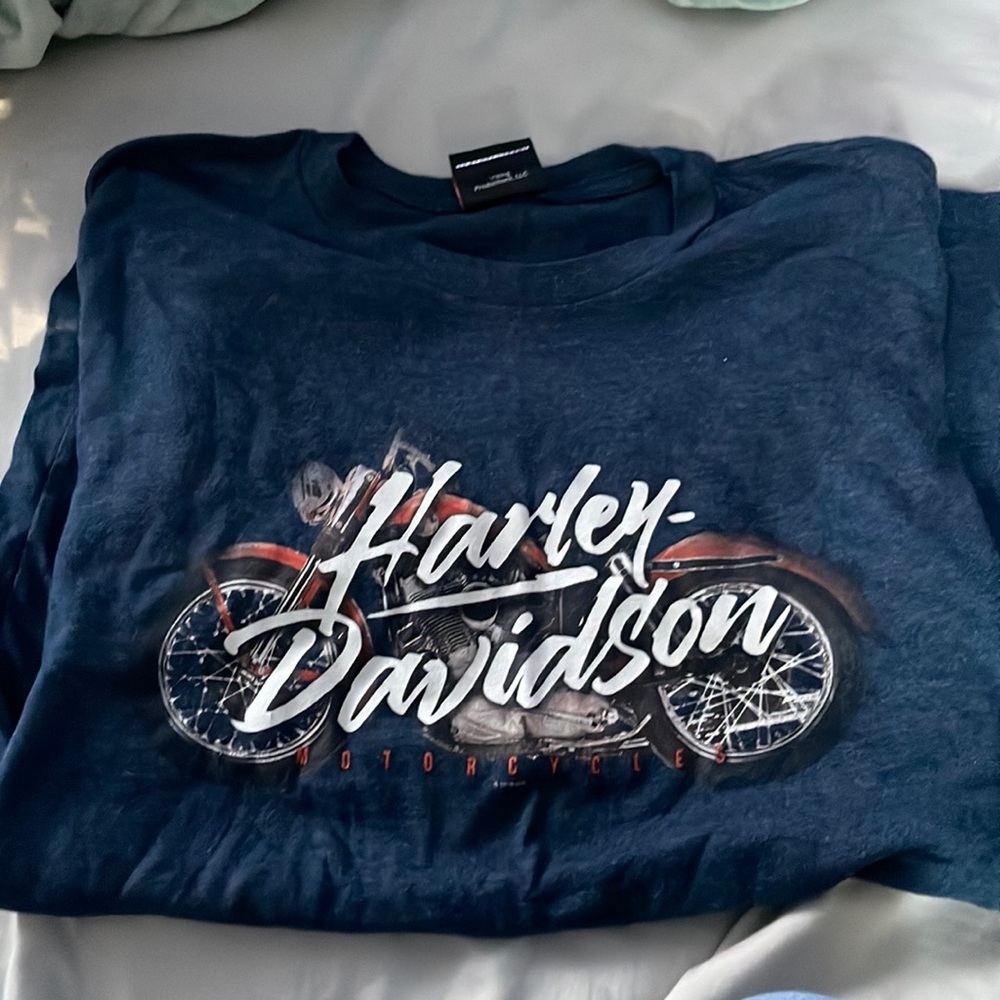Medium Harley shirt